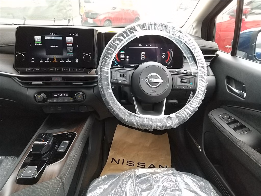 Nissan Aura