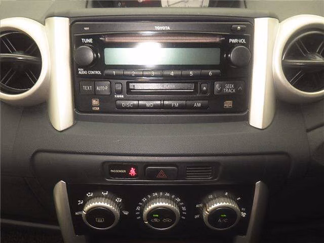 TOYOTA IST
