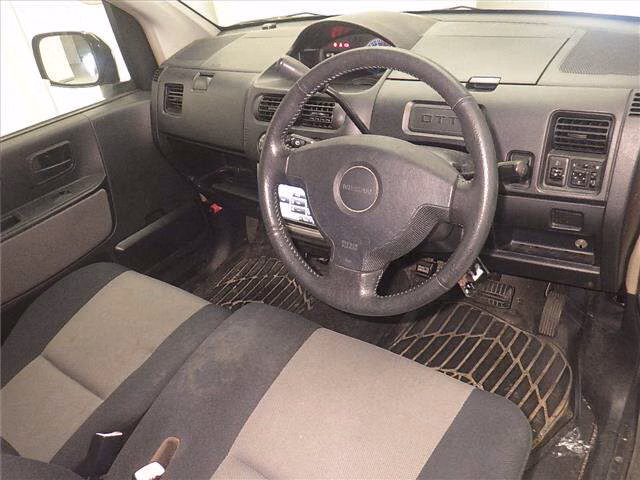 Nissan Otti
