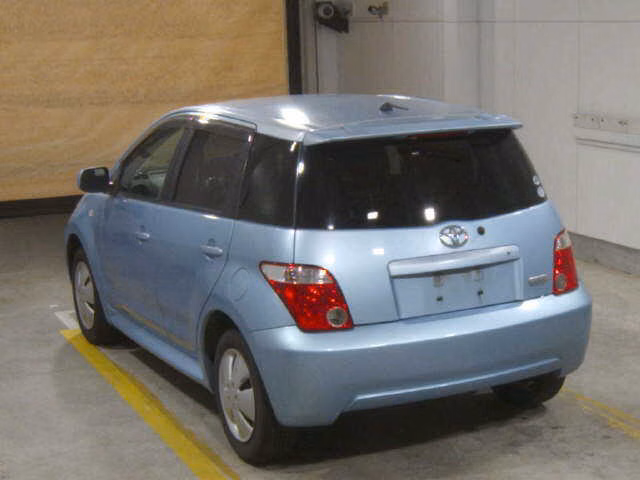 TOYOTA IST