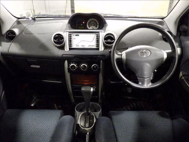 TOYOTA IST