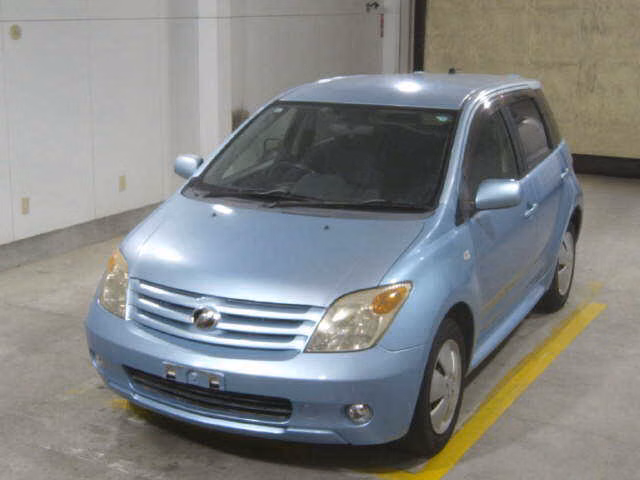 TOYOTA IST