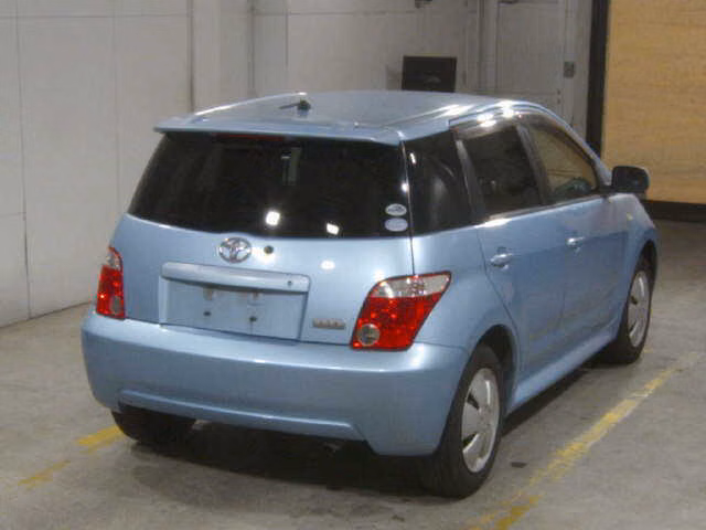 TOYOTA IST