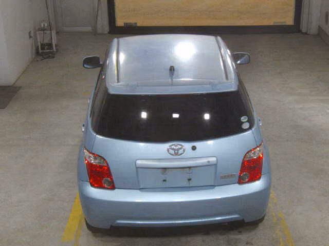TOYOTA IST