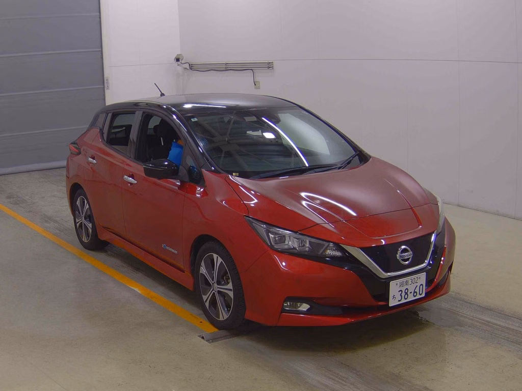 NISSAN LEAF