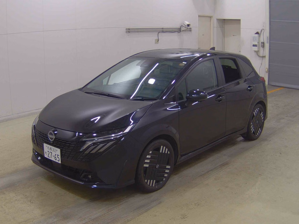 Nissan Aura
