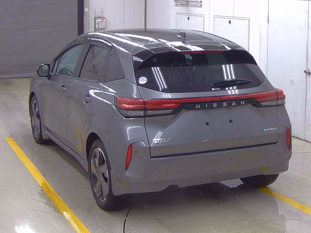 Nissan Aura