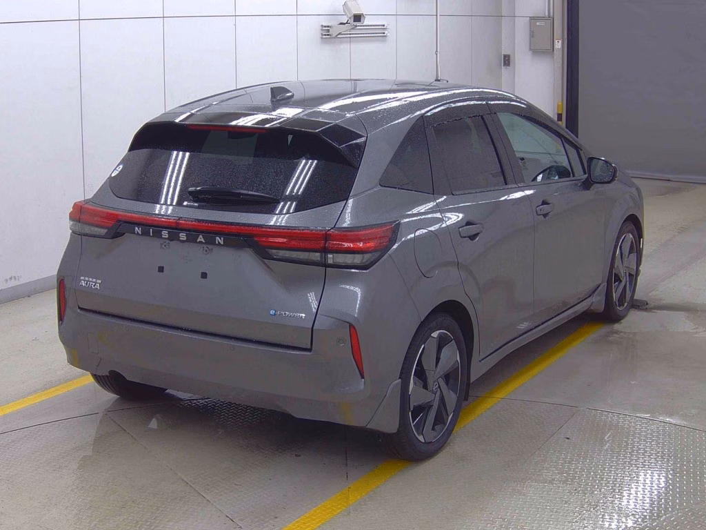 Nissan Aura