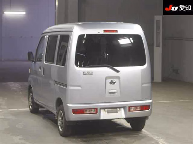 TOYOTA PIXIS VAN