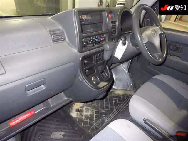 TOYOTA PIXIS VAN