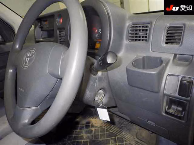 TOYOTA PIXIS VAN