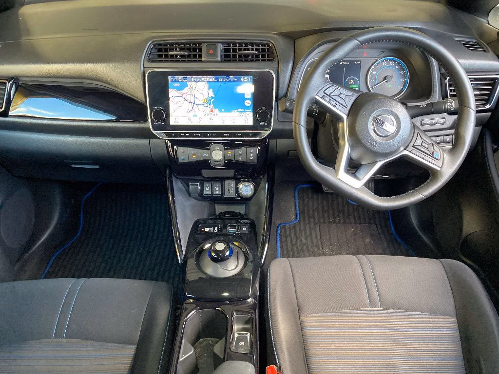 NISSAN LEAF
