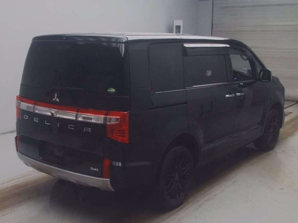 Mitsubishi Delica D:5