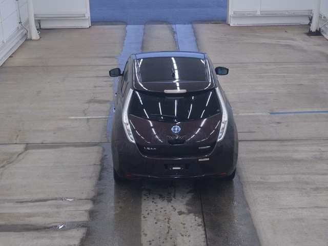 NISSAN LEAF