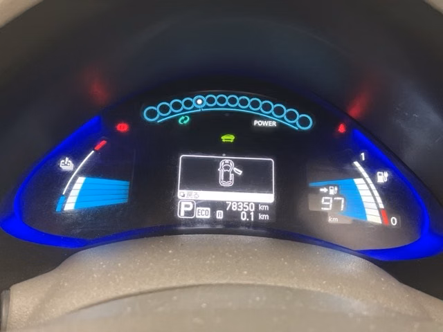 NISSAN LEAF