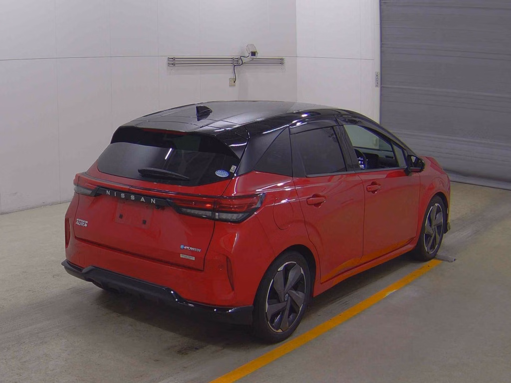 Nissan Aura