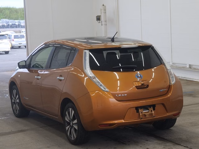 NISSAN LEAF