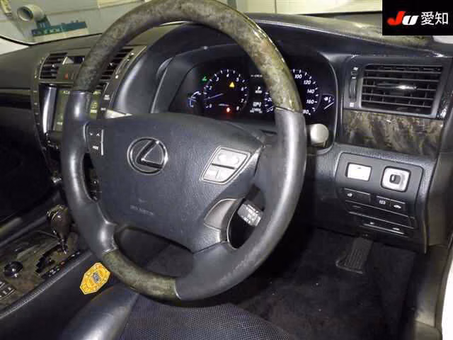 Lexus LS600h