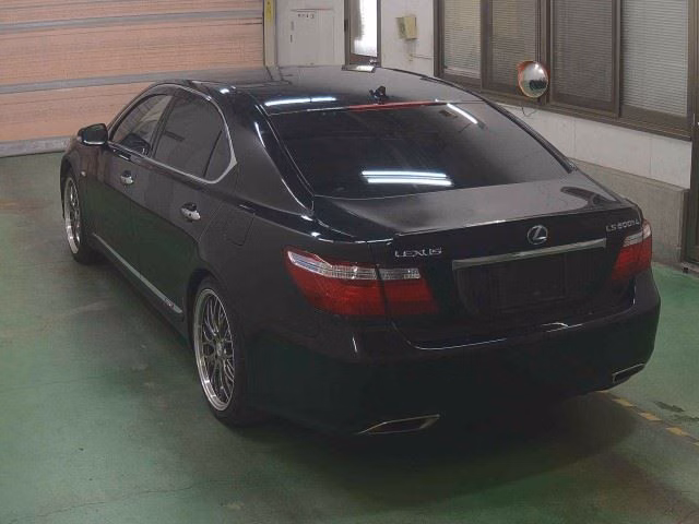 Lexus LS600h