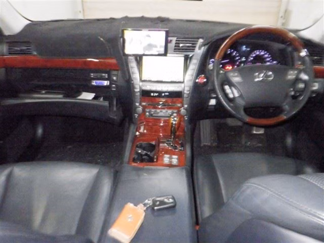 Lexus LS600h