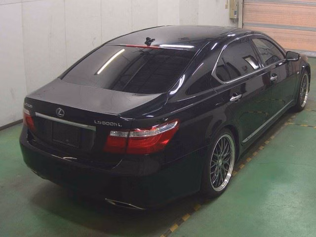 Lexus LS600h