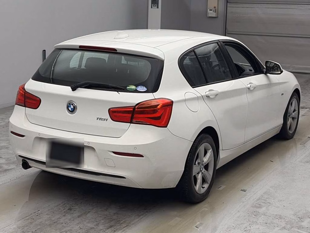 BMW 1-SERIES
