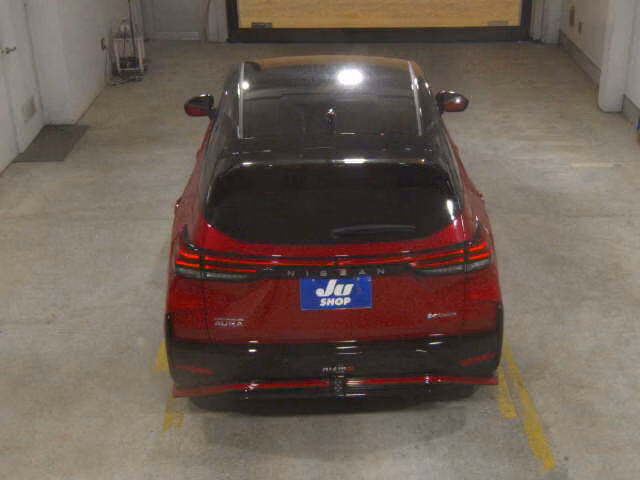 Nissan Aura