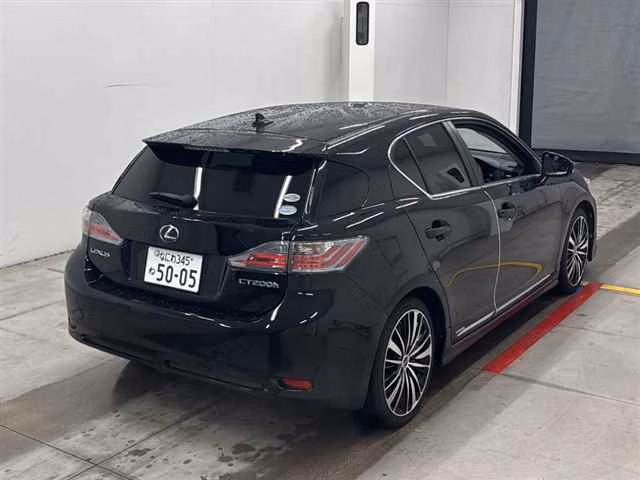 Lexus CT200h