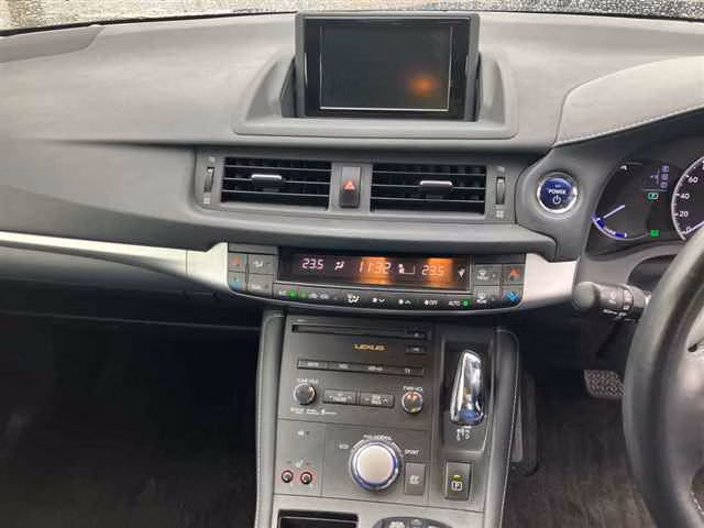 Lexus CT200h