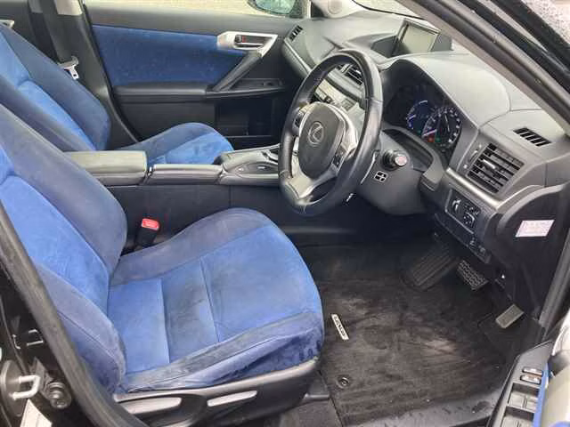 Lexus CT200h