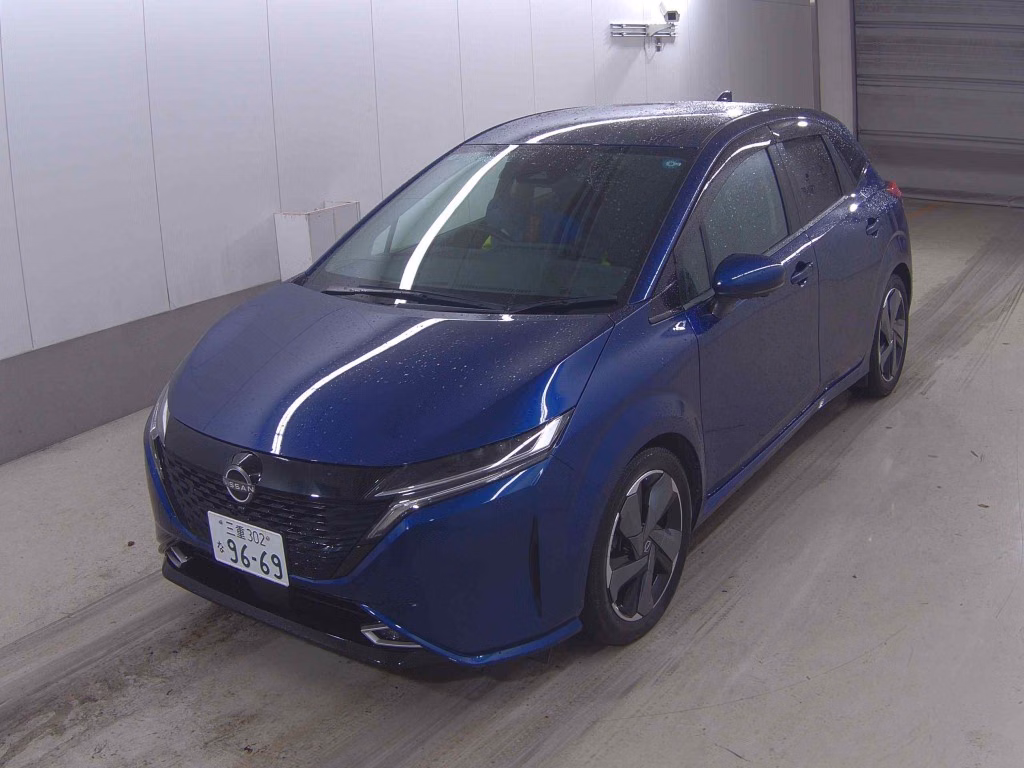 Nissan Aura