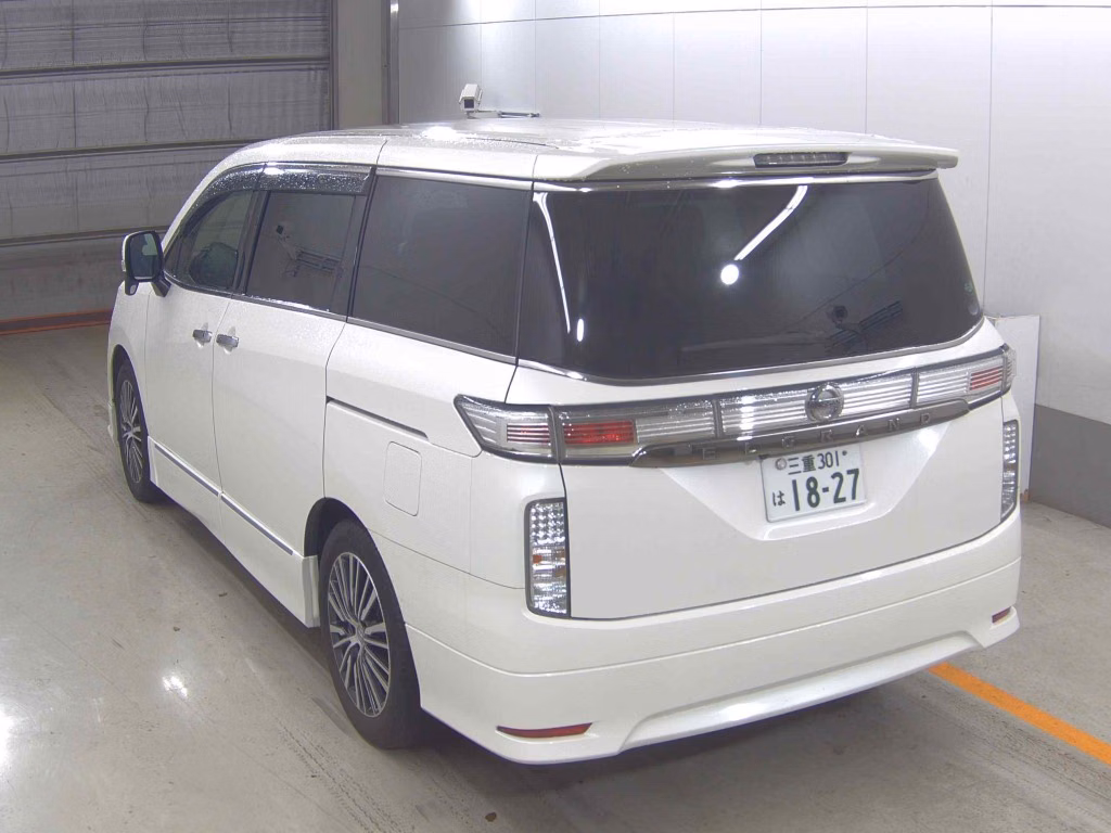 NISSAN ELGRAND