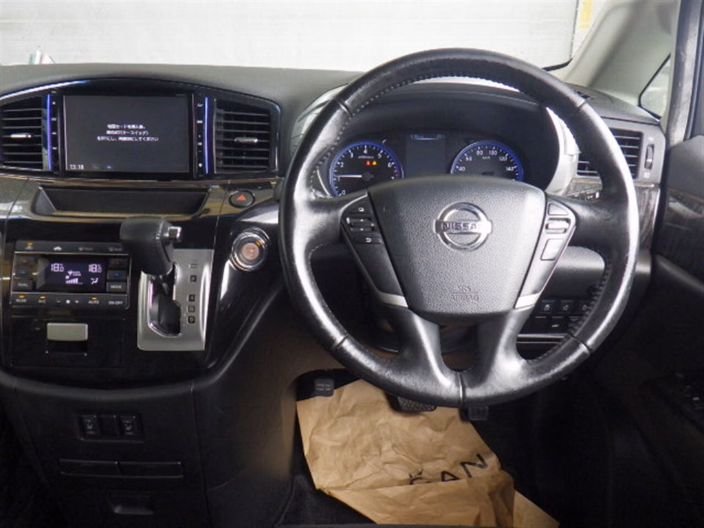 NISSAN ELGRAND