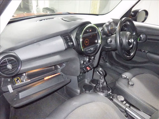 MINI HATCH