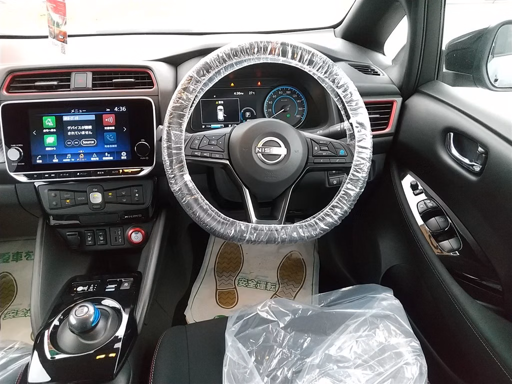 NISSAN LEAF