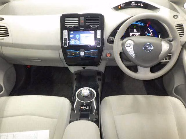 NISSAN LEAF