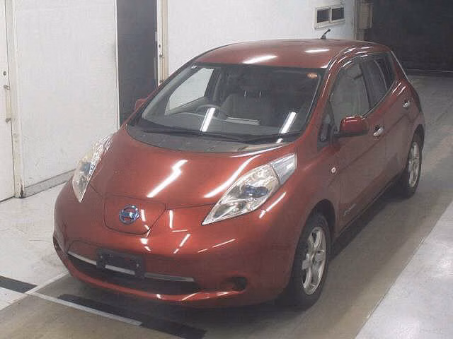 NISSAN LEAF