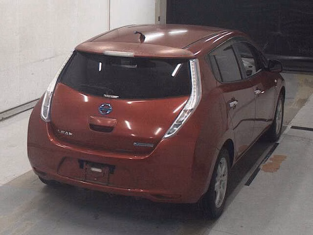 NISSAN LEAF