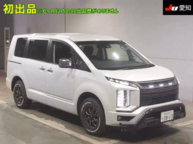 Mitsubishi Delica D:5