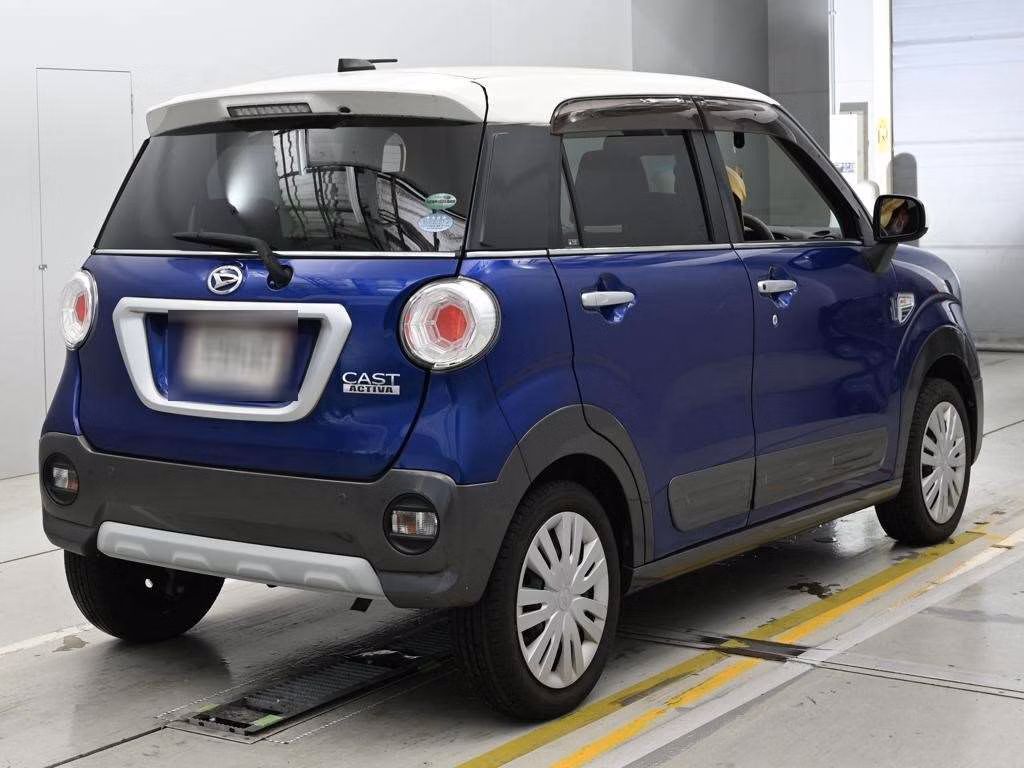 DAIHATSU CAST