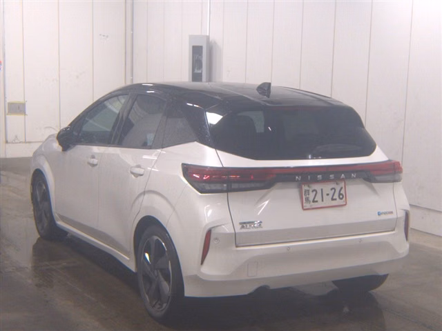 Nissan Aura