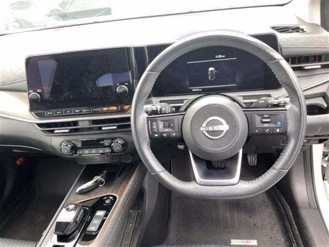 Nissan Aura