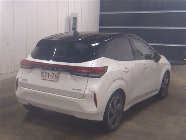 Nissan Aura