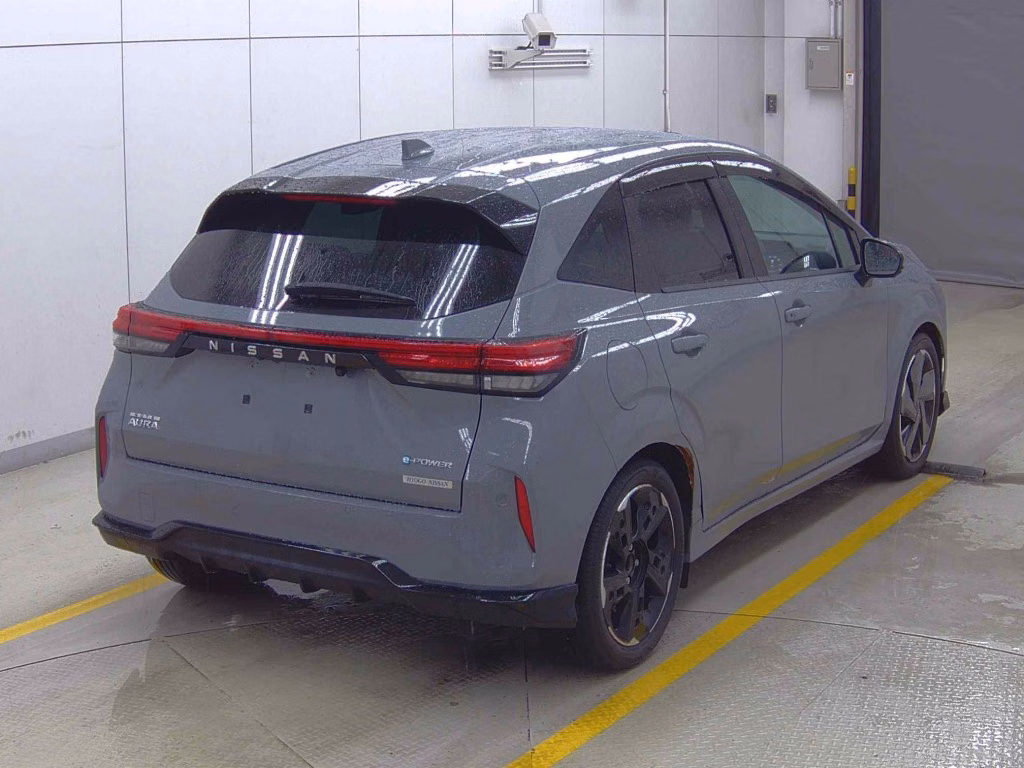 Nissan Aura