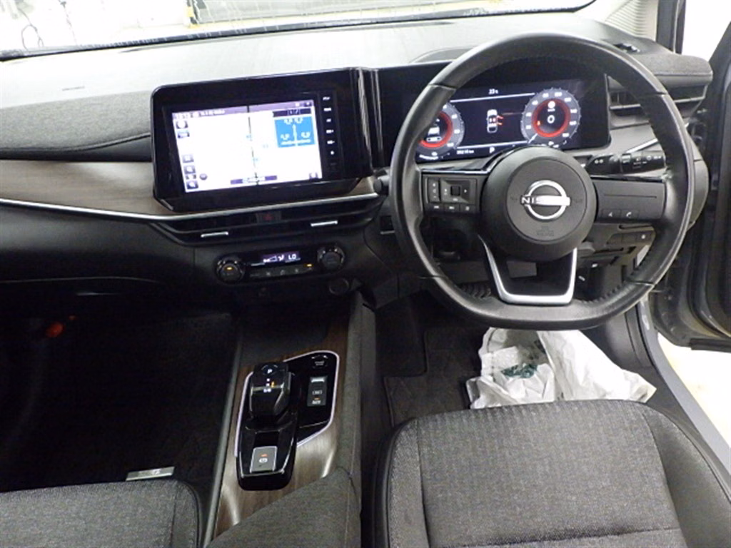Nissan Aura