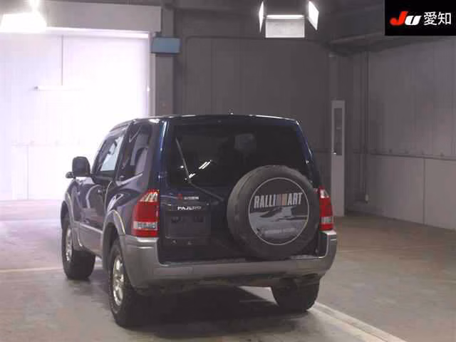 MITSUBISHI PAJERO