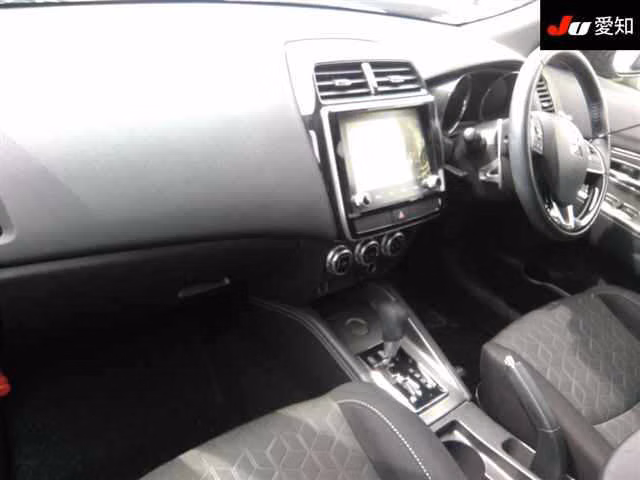 MITSUBISHI RVR