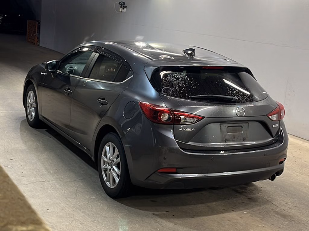 MAZDA AXELA