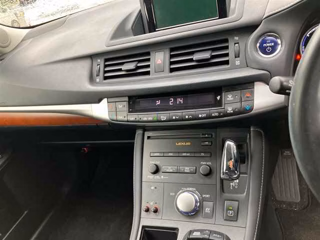Lexus CT200h