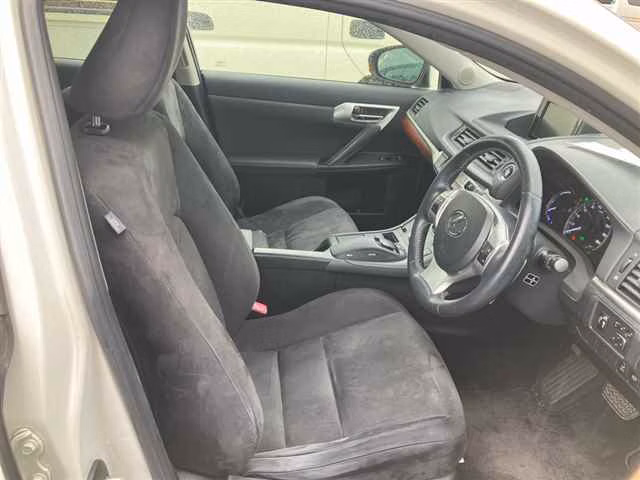 Lexus CT200h